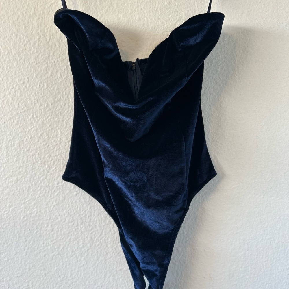 By The Way Dana Velvet Bodysuit in Navy Blue Size XS
